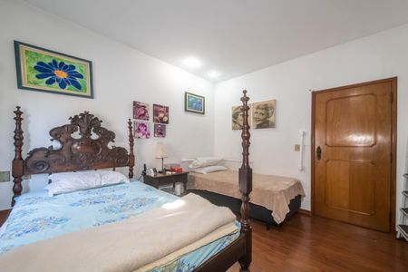 Casa à venda com 400m², 4 quartos e 6 vagasQuarto 2