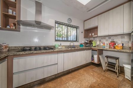 Casa à venda com 400m², 4 quartos e 6 vagasCozinha