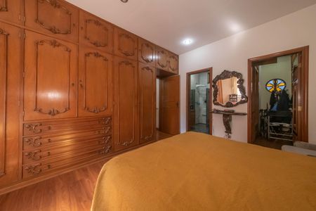 Casa à venda com 400m², 4 quartos e 6 vagasSuíte