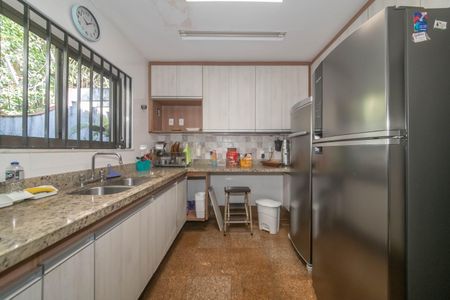 Casa à venda com 400m², 4 quartos e 6 vagasCozinha