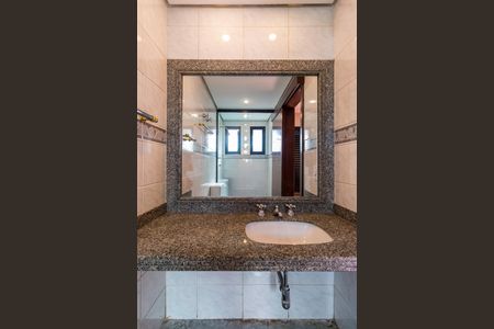 Apartamento à venda com 482m², 4 quartos e 5 vagasSuíte 1 Banheiro