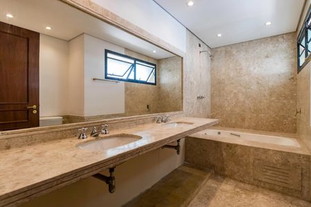 Apartamento à venda com 482m², 4 quartos e 5 vagasSuíte 3 Banheiro