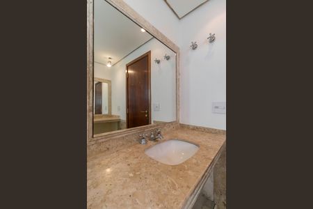 Apartamento à venda com 482m², 4 quartos e 5 vagasSuíte 2 Banheiro