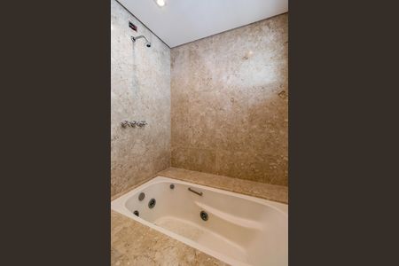 Apartamento à venda com 482m², 4 quartos e 5 vagasSuíte 3 Banheiro