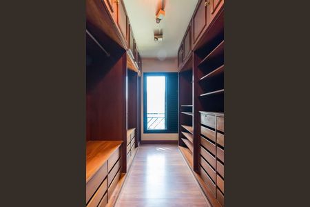 Apartamento à venda com 482m², 4 quartos e 5 vagasSuíte 2 Closet