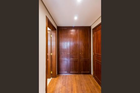 Apartamento à venda com 482m², 4 quartos e 5 vagasHall