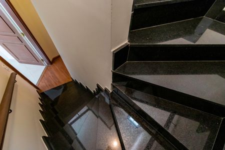 Apartamento à venda com 482m², 4 quartos e 5 vagasEscada