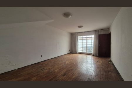 Casa para alugar com 249m², 3 quartos e 2 vagasSala