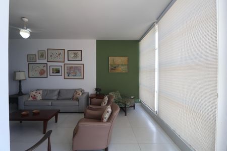 Apartamento para alugar com 152m², 4 quartos e 1 vagaSala