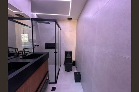 Apartamento à venda com 76m², 2 quartos e 2 vagasBanheiro da Suíte