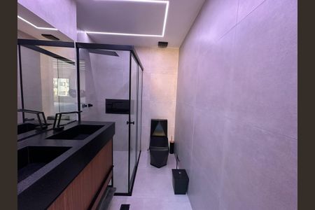 Apartamento à venda com 76m², 2 quartos e 2 vagasBanheiro da Suíte