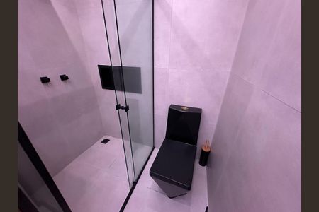 Apartamento à venda com 76m², 2 quartos e 2 vagasBanheiro da Suíte