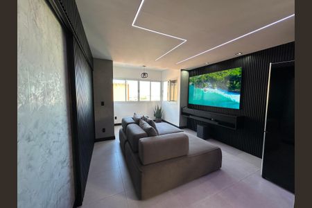 Apartamento à venda com 76m², 2 quartos e 2 vagasSala