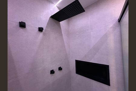 Apartamento à venda com 76m², 2 quartos e 2 vagasBanheiro da Suíte