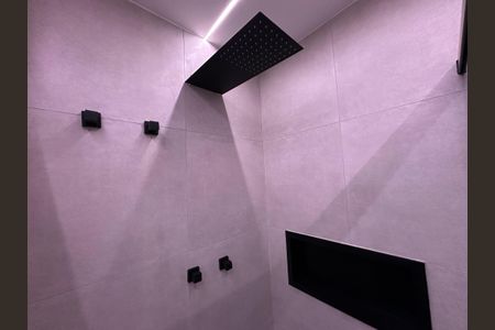 Apartamento à venda com 76m², 2 quartos e 2 vagasBanheiro da Suíte