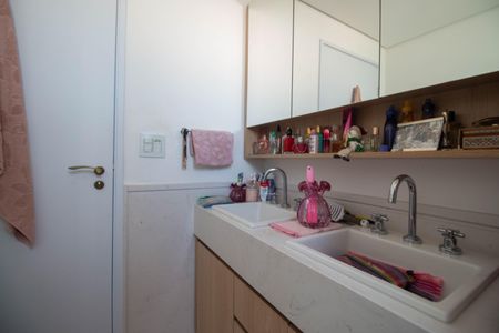 Apartamento à venda com 163m², 3 quartos e 3 vagasBanheiro da Suíte