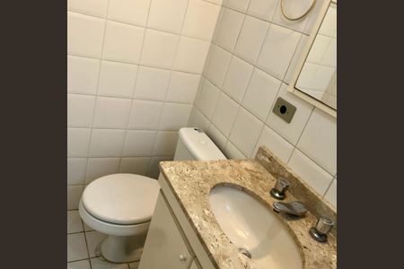 Apartamento à venda com 56m², 2 quartos e 1 vaga Apartamento à venda com 56m², 2 quartos e 1 vagaBanheiro