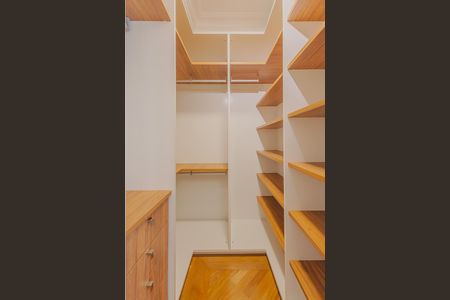 Apartamento à venda com 278m², 3 quartos e 3 vagasCloset da suíte 3