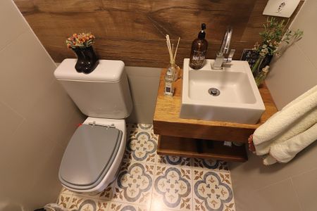 Casa à venda com 230m², 3 quartos e 2 vagasLavabo