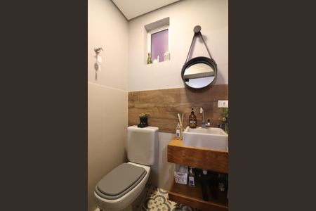 Casa à venda com 230m², 3 quartos e 2 vagasLavabo