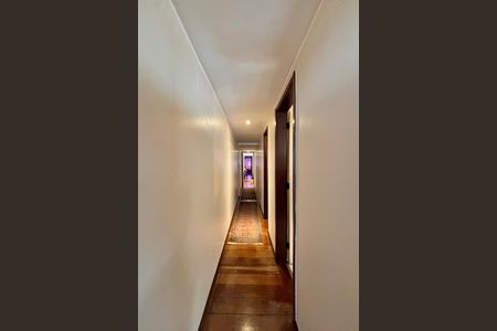 Apartamento à venda com 311m², 4 quartos e 2 vagas Apartamento à venda com 311m², 4 quartos e 2 vagasEscritório