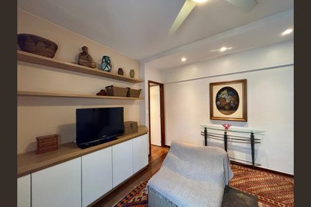 Apartamento à venda com 311m², 4 quartos e 2 vagas Apartamento à venda com 311m², 4 quartos e 2 vagasEscritório