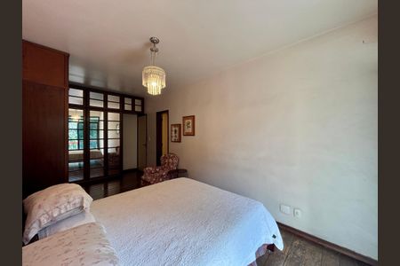 Apartamento à venda com 311m², 4 quartos e 2 vagas Apartamento à venda com 311m², 4 quartos e 2 vagasSuíte