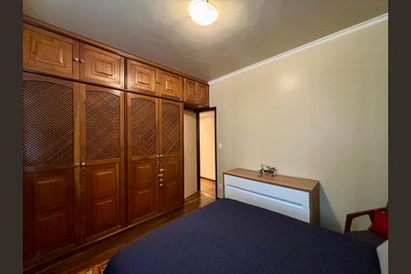 Apartamento à venda com 311m², 4 quartos e 2 vagas Apartamento à venda com 311m², 4 quartos e 2 vagasQuarto 2