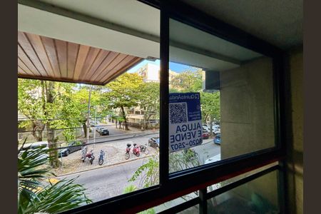 Apartamento à venda com 311m², 4 quartos e 2 vagas Apartamento à venda com 311m², 4 quartos e 2 vagasPlaca