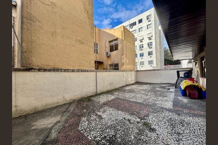 Apartamento à venda com 311m², 4 quartos e 2 vagas Apartamento à venda com 311m², 4 quartos e 2 vagasÁrea comum - playground