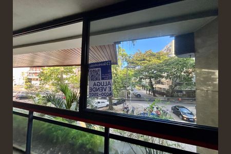 Apartamento à venda com 311m², 4 quartos e 2 vagas Apartamento à venda com 311m², 4 quartos e 2 vagasPlaca