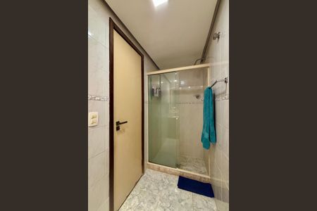 Apartamento à venda com 311m², 4 quartos e 2 vagas Apartamento à venda com 311m², 4 quartos e 2 vagasBanheiro social