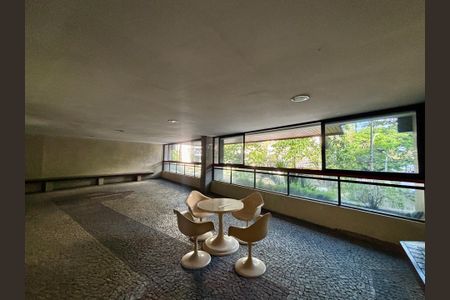 Apartamento à venda com 311m², 4 quartos e 2 vagas Apartamento à venda com 311m², 4 quartos e 2 vagasÁrea comum - salão