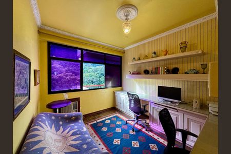 Apartamento à venda com 311m², 4 quartos e 2 vagas Apartamento à venda com 311m², 4 quartos e 2 vagasQuarto 1