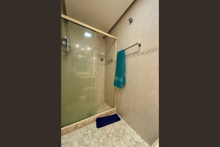 Apartamento à venda com 311m², 4 quartos e 2 vagas Apartamento à venda com 311m², 4 quartos e 2 vagasBanheiro social