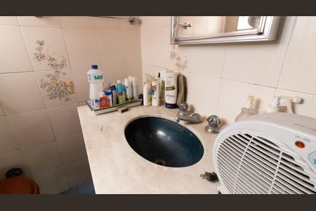 Casa à venda com 210m², 4 quartos e 2 vagasBanheiro