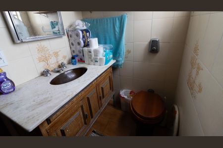 Casa à venda com 210m², 4 quartos e 2 vagasBanheiro