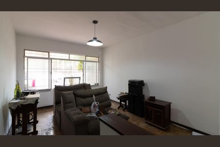 Casa à venda com 210m², 4 quartos e 2 vagasSala