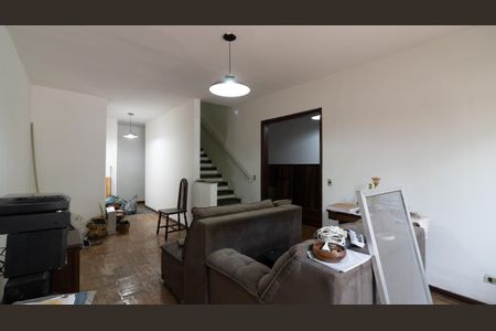 Casa à venda com 210m², 4 quartos e 2 vagasSala