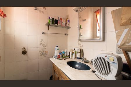 Casa à venda com 210m², 4 quartos e 2 vagasBanheiro