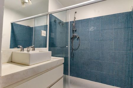 Apartamento à venda com 183m², 4 quartos e 3 vagasBanheiro da Suíte 1