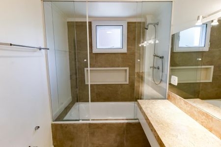 Apartamento à venda com 183m², 4 quartos e 3 vagasBanheiro da Suíte 2