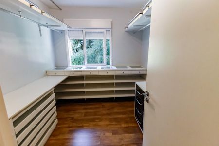 Apartamento à venda com 183m², 4 quartos e 3 vagasQuarto 2