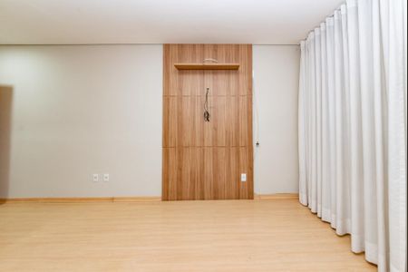 Casa à venda com 240m², 3 quartos e 3 vagas Casa à venda com 240m², 3 quartos e 3 vagasSuíte