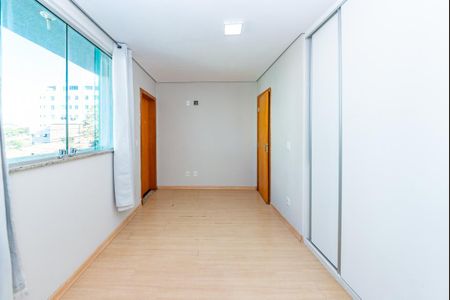 Casa à venda com 240m², 3 quartos e 3 vagas Casa à venda com 240m², 3 quartos e 3 vagasQuarto 2