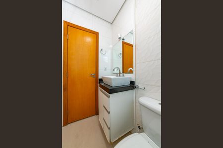Casa à venda com 240m², 3 quartos e 3 vagas Casa à venda com 240m², 3 quartos e 3 vagasBanheiro Social