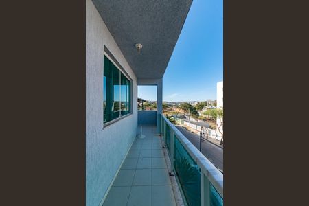 Casa à venda com 240m², 3 quartos e 3 vagas Casa à venda com 240m², 3 quartos e 3 vagasVaranda do Quarto 2