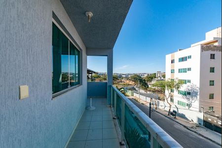 Casa à venda com 240m², 3 quartos e 3 vagas Casa à venda com 240m², 3 quartos e 3 vagasVaranda do Quarto 2