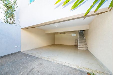 Casa à venda com 240m², 3 quartos e 3 vagas Casa à venda com 240m², 3 quartos e 3 vagasGaragem