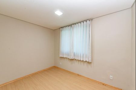 Casa à venda com 240m², 3 quartos e 3 vagas Casa à venda com 240m², 3 quartos e 3 vagasQuarto 1